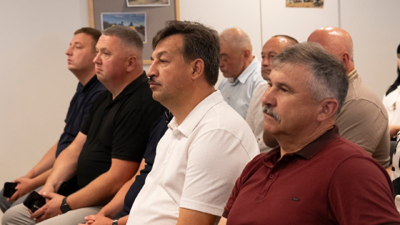 Разом із народним депутатом України Арсенієм Пушкаренком та керівниками громад Житомирщини провели розширену нараду Разом із народним депутатом України Арсенієм Пушкаренком та керівниками громад Житомирщини провели розширену нараду