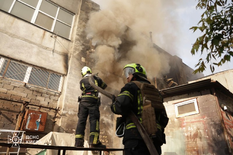 📍UPD: у Києві кількість постраждалих через нічний масований російський обстріл зросла до 64 людей, 4 особи загинули! 📍UPD: у Києві кількість постраждалих через нічний масований російський обстріл зросла до 64 людей, 4 особи загинули!