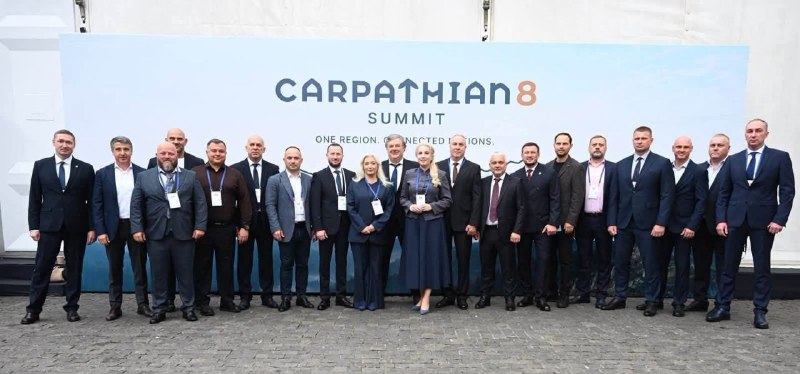 Луганщина представила 13 інвестиційних проєктів на міжнародному економічному форумі на Івано-Франківщині Луганщина представила 13 інвестиційних проєктів на міжнародному економічному форумі на Івано-Франківщині