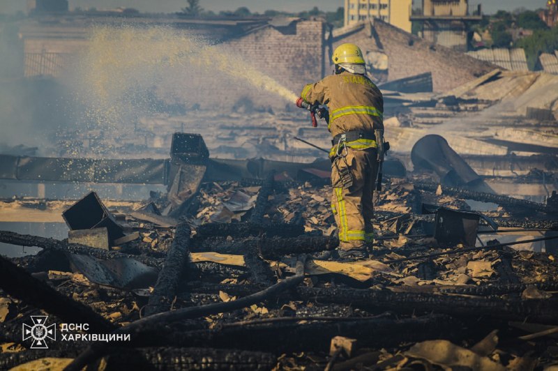 UPD: Пожежу ліквідовано на підприємстві у Холодногірському районі після російської атаки. UPD: Пожежу ліквідовано на підприємстві у Холодногірському районі після російської атаки.