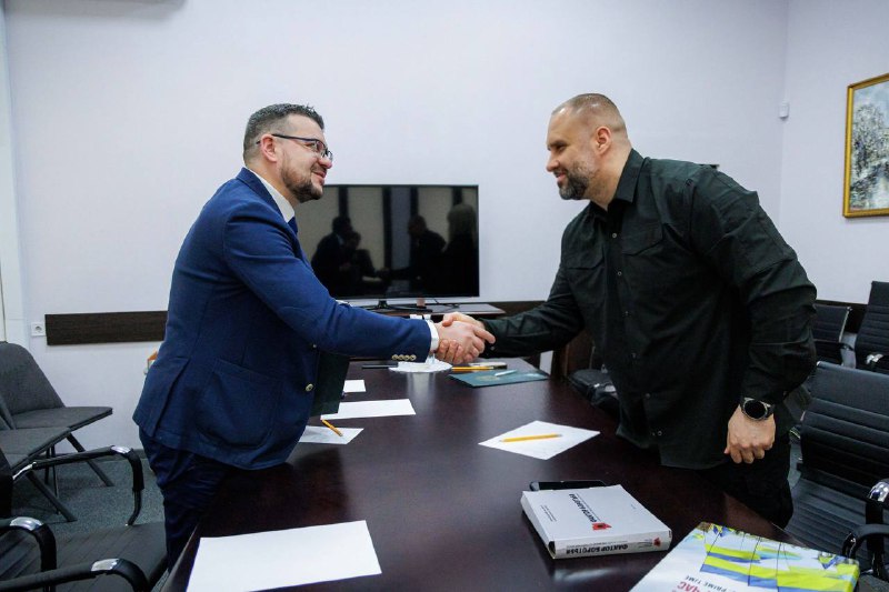 Провів робочу зустріч із керівництвом Українського інституту національної пам’яті. Провів робочу зустріч із керівництвом Українського інституту національної пам’яті.