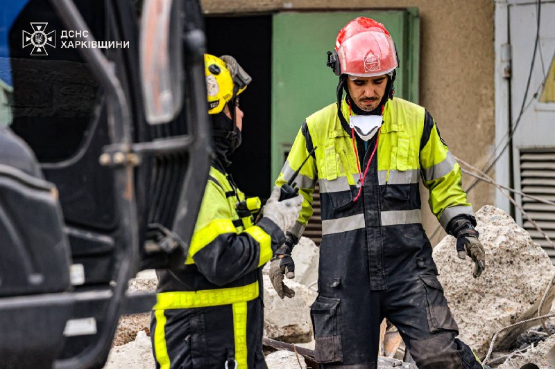 👩🚒Київські рятувальники повернулися додому після надскладної місії: майже шість днів вони працювали на Харківщині 👩🚒Київські рятувальники повернулися додому після надскладної місії: майже шість днів вони працювали на Харківщині