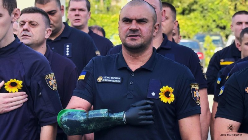 ДСНС вшановує героїв, які віддали життя за Україну. Сьогодні підрозділи ДСНС по всій країні долучилися до акції «Служба ДСНС вшановує героїв, які віддали життя за Україну. Сьогодні підрозділи ДСНС по всій країні долучилися до акції «Служба