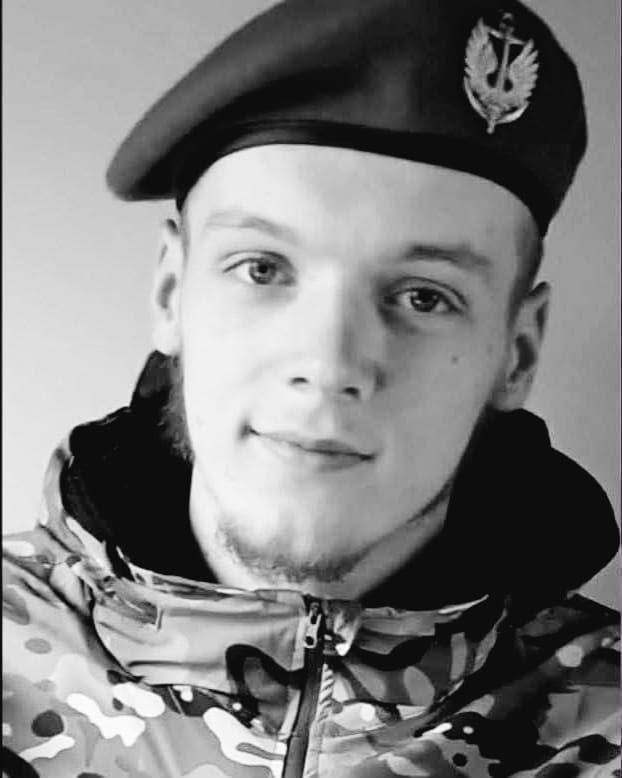Щоденно о 9 годині – загальнонаціональна хвилина мовчання. Зупиніться, де б ви не були Щоденно о 9 годині – загальнонаціональна хвилина мовчання. Зупиніться, де б ви не були