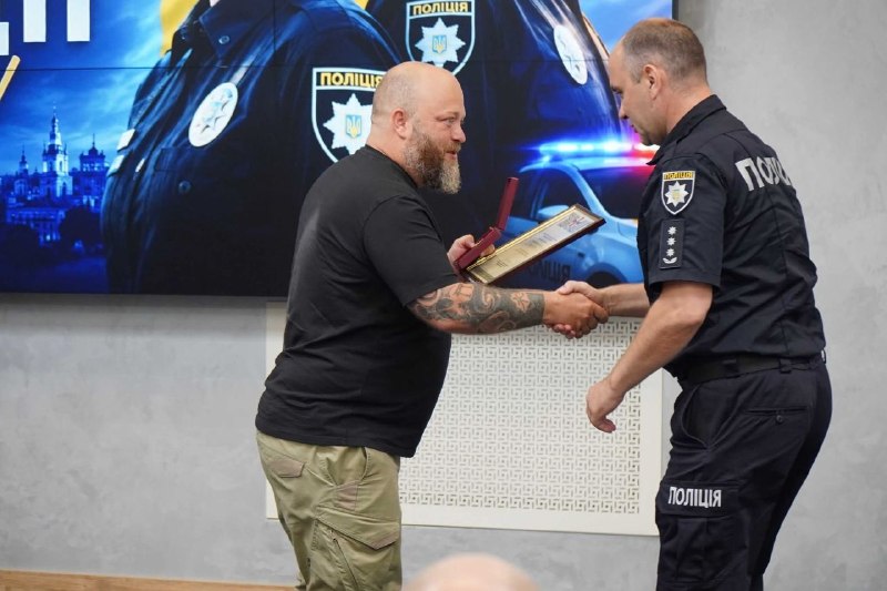 Поліцейських Луганщини привітали з професійним святом, відзначивши державними й відомчими нагородами Поліцейських Луганщини привітали з професійним святом, відзначивши державними й відомчими нагородами