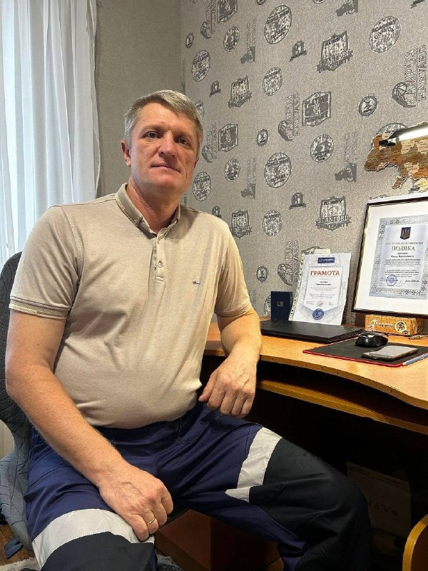 «Енергетика – це наша справжня сімейна справа. Мій батько був енергетиком, дружина віддала роботі на нашій підстанції понад п’ятнадцять років «Енергетика – це наша справжня сімейна справа. Мій батько був енергетиком, дружина віддала роботі на нашій підстанції понад п’ятнадцять років