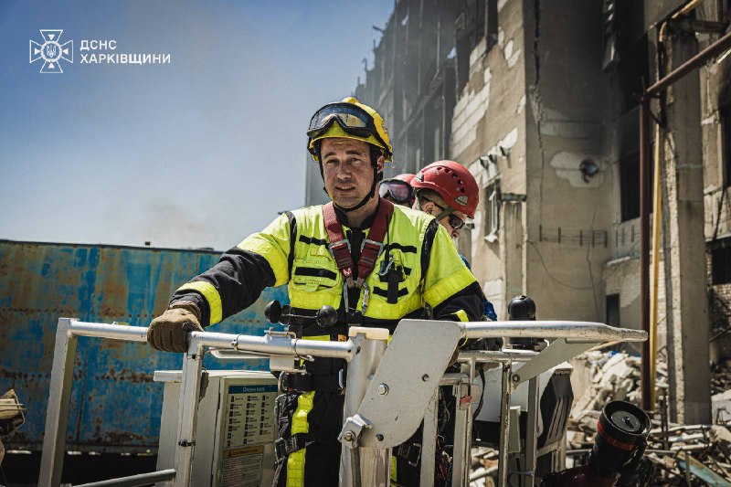 👩🚒Київські рятувальники повернулися додому після надскладної місії: майже шість днів вони працювали на Харківщині 👩🚒Київські рятувальники повернулися додому після надскладної місії: майже шість днів вони працювали на Харківщині
