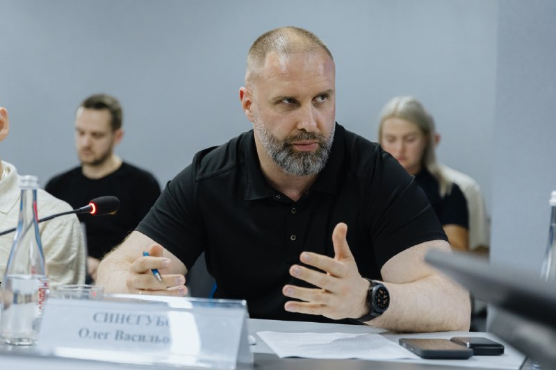 Під час перебування на Харківщині провів нараду щодо безпекових питань Під час перебування на Харківщині провів нараду щодо безпекових питань