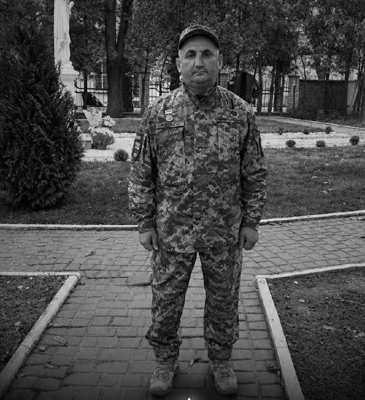Щоденно о 9 годині – загальнонаціональна хвилина мовчання. Зупиніться, де б ви не були Щоденно о 9 годині – загальнонаціональна хвилина мовчання. Зупиніться, де б ви не були