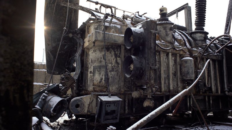 Коли пана Володимира, начальника однієї з підстанцій «Укренерго», питають про складнощі роботи в умовах зими та обстрілів Коли пана Володимира, начальника однієї з підстанцій «Укренерго», питають про складнощі роботи в умовах зими та обстрілів