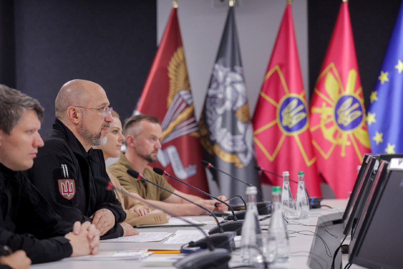 🇱🇻 Провів зустріч із Міністром оборони Латвії Андрісом Спрудсом.
Подякував за візит в Україну в ці важливі святкові дні 🇱🇻 Провів зустріч із Міністром оборони Латвії Андрісом Спрудсом.
Подякував за візит в Україну в ці важливі святкові дні