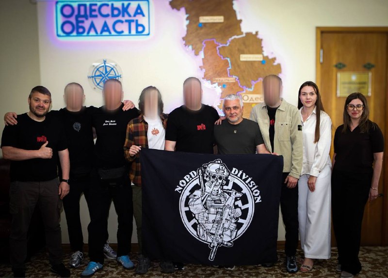 Зустрівся з військовослужбовцями та учасниками легендарного мілітарі реп-гурту Nord division Зустрівся з військовослужбовцями та учасниками легендарного мілітарі реп-гурту Nord division