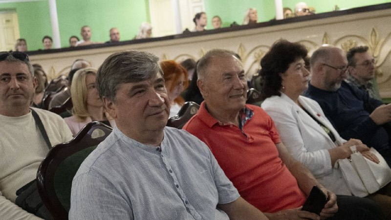 У Житомирі відбулася особлива зустріч із народним артистом України Богданом Бенюком У Житомирі відбулася особлива зустріч із народним артистом України Богданом Бенюком