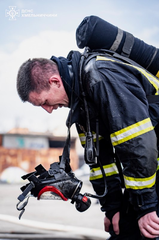 #фото_тижня
На цьому фото зображені втома, біль та фізичне виснаження. Стан, знайомий кожному рятувальнику ДСНС #фото_тижня
На цьому фото зображені втома, біль та фізичне виснаження. Стан, знайомий кожному рятувальнику ДСНС