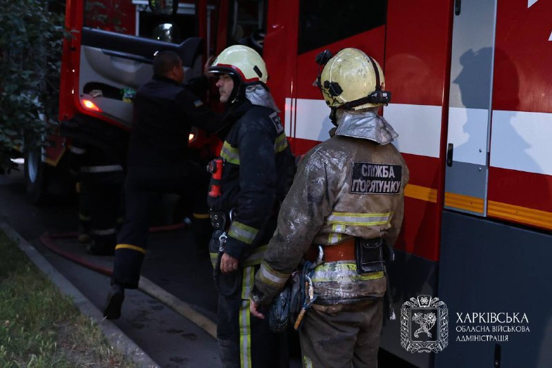 ⏺На фото наслідки ворожого удару по Харкову.
54 людини отримали поранення, серед них 7 дітей ⏺На фото наслідки ворожого удару по Харкову.
54 людини отримали поранення, серед них 7 дітей