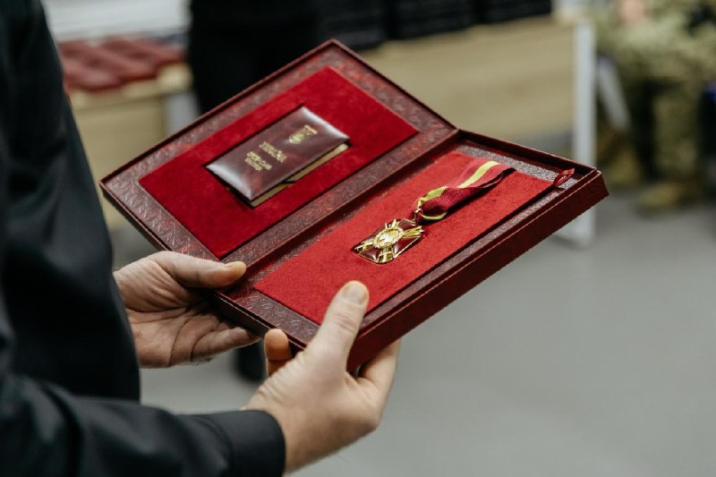Заступник Міністра внутрішніх справ України Сергій Кобець вручив державні нагороди та відомчі відзнаки 83... Заступник Міністра внутрішніх справ України Сергій Кобець вручив державні нагороди та відомчі відзнаки 83...