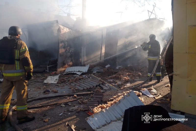 #Дніпропетровщині.1 загибла жінка та 3 поранених, внаслідок нічних російських атак #Дніпропетровщині.1 загибла жінка та 3 поранених, внаслідок нічних російських атак