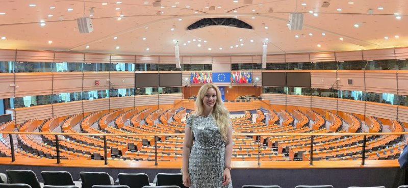 🇺🇦Художниця з Маріуполя Ірина Федоренко представила Україну на міжнародній культурній сцені 🇺🇦Художниця з Маріуполя Ірина Федоренко представила Україну на міжнародній культурній сцені