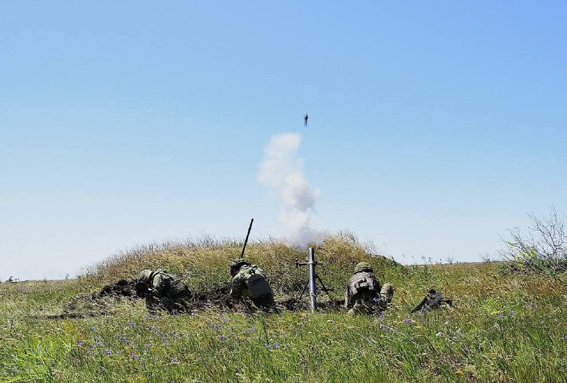 Головне на Луганщині за добу
📌Окупанти намагаються просунутися на Лиманському напрямку, не зменшуючи атакуючий тиск на цій ділянці фронту Головне на Луганщині за добу
📌Окупанти намагаються просунутися на Лиманському напрямку, не зменшуючи атакуючий тиск на цій ділянці фронту