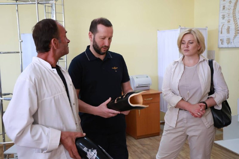 Відвідав Державне експериментальне протезно-ортопедичне підприємство. Відвідав Державне експериментальне протезно-ортопедичне підприємство.