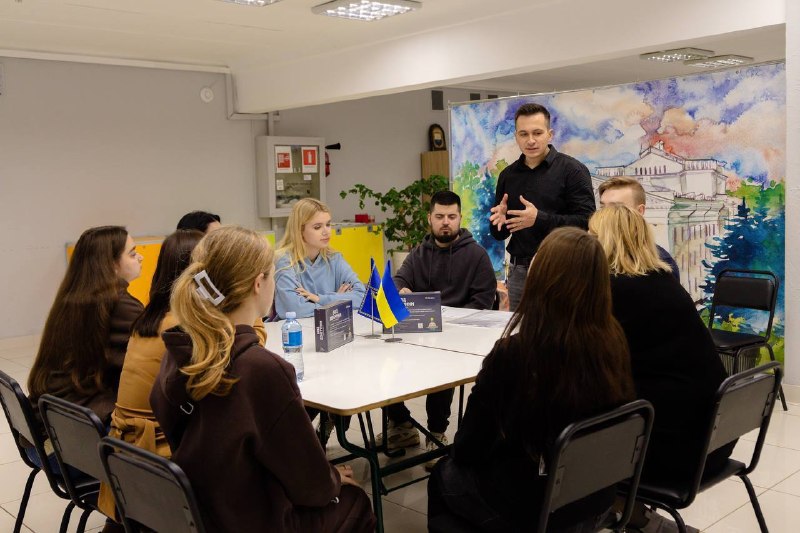 🇺🇦Молодь Маріуполя зберігає єдність та розвиток
☝️Сьогодні в Україні відзначається День молоді 🇺🇦Молодь Маріуполя зберігає єдність та розвиток
☝️Сьогодні в Україні відзначається День молоді