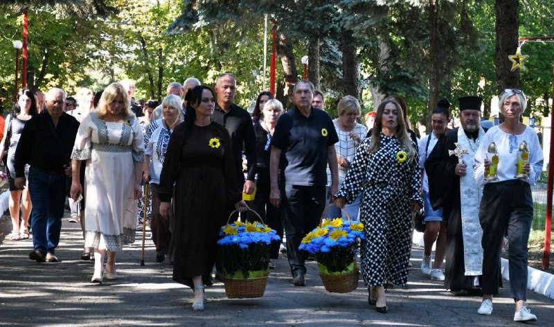 Разом із долинчанами вшанували світлу пам’ять Захисників і Захисниць України, які віддали свої життя за свободу Разом із долинчанами вшанували світлу пам’ять Захисників і Захисниць України, які віддали свої життя за свободу