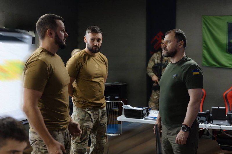Дякую!
Сьогодні - день, який хочеться наповнити саме словами вдячності кожному і кожній у структурі МВС Дякую!
Сьогодні - день, який хочеться наповнити саме словами вдячності кожному і кожній у структурі МВС