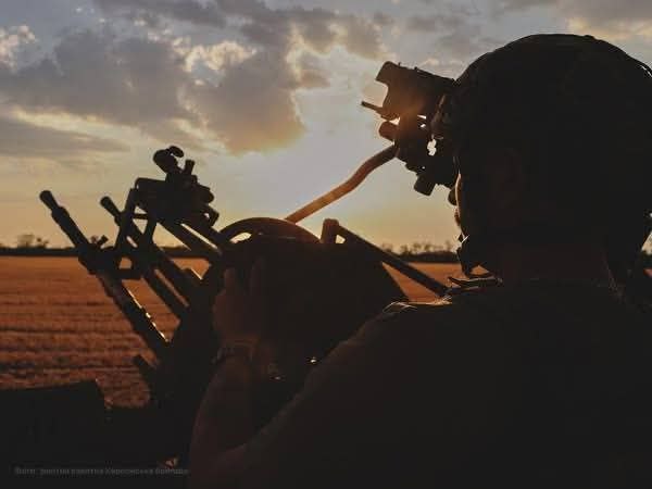 Головне на Луганщині за добу
📌24 рази загарбники застосували ствольну артилерію у смузі нашої відповідальності Головне на Луганщині за добу
📌24 рази загарбники застосували ствольну артилерію у смузі нашої відповідальності
