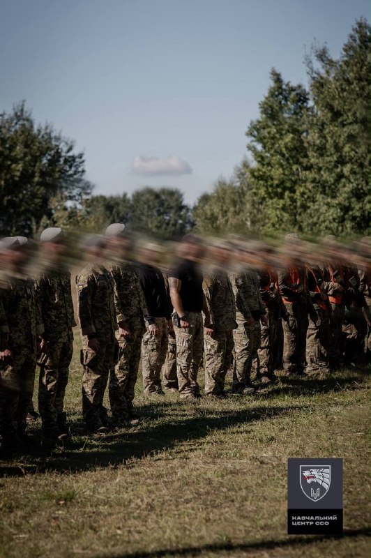 До лав ССО стають випускники 26-го Q-курсу
Це військовослужбовці з інших видів і родів військ ЗСУ До лав ССО стають випускники 26-го Q-курсу
Це військовослужбовці з інших видів і родів військ ЗСУ