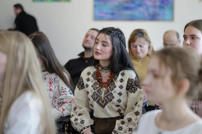 А що там взагалі роблять у Львівській обласній державній адміністрації? А що там взагалі роблять у Львівській обласній державній адміністрації?