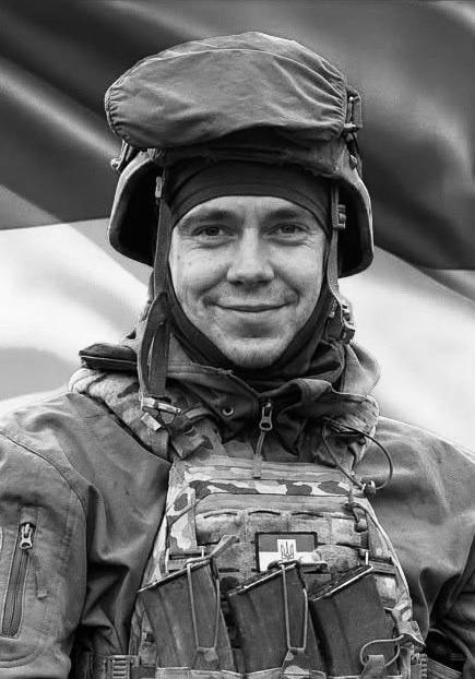 Щоденно о 9 годині – загальнонаціональна хвилина мовчання. Зупиніться, де б ви не були Щоденно о 9 годині – загальнонаціональна хвилина мовчання. Зупиніться, де б ви не були