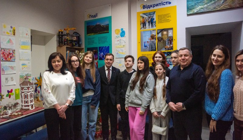 🇺🇦Заступник Міністра освіти і науки України Микола Трофименко зустрівся з молоддю у центрі "ЯМаріуполь" 🇺🇦Заступник Міністра освіти і науки України Микола Трофименко зустрівся з молоддю у центрі "ЯМаріуполь"