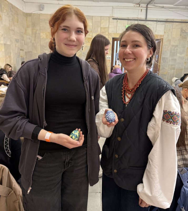 🇺🇦👏Маріупольці долучилися до рекорду з розпису писанок
🎨🥚У Львові встановили національний рекорд з масштабного розпису писанок 🇺🇦👏Маріупольці долучилися до рекорду з розпису писанок
🎨🥚У Львові встановили національний рекорд з масштабного розпису писанок