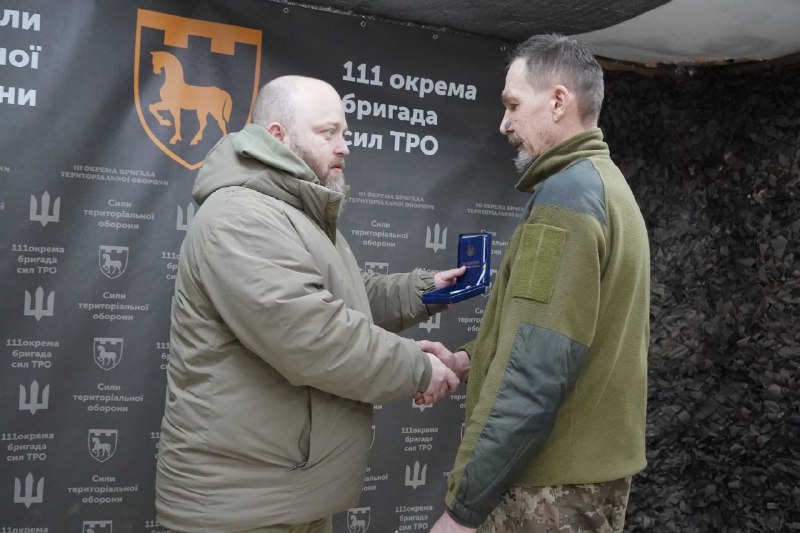 Дві автівки підвищеної прохідності передали Луганській бригаді тероборони Дві автівки підвищеної прохідності передали Луганській бригаді тероборони