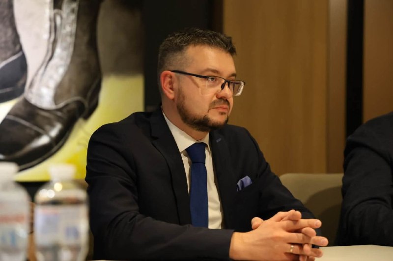Перша за десять років офіційна зустріч очільників УІНП та ІНП Польщі
14 жовтня у Львові Перша за десять років офіційна зустріч очільників УІНП та ІНП Польщі
14 жовтня у Львові