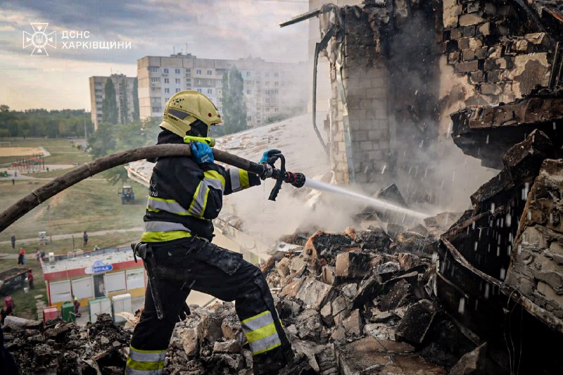 ❗У Харкові рятувальники деблокували з-під завалів тіло загиблої жінки. Таким чином кількість загиблих внаслідок... ❗У Харкові рятувальники деблокували з-під завалів тіло загиблої жінки. Таким чином кількість загиблих внаслідок...