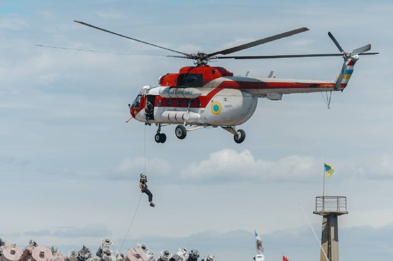 🇺🇦🚒 Міністр внутрішніх справ України Ігор Клименко та Голова ДСНС Андрій Даник відвідали практичні збори аварійно-рятувальних підрозділів 🇺🇦🚒 Міністр внутрішніх справ України Ігор Клименко та Голова ДСНС Андрій Даник відвідали практичні збори аварійно-рятувальних підрозділів