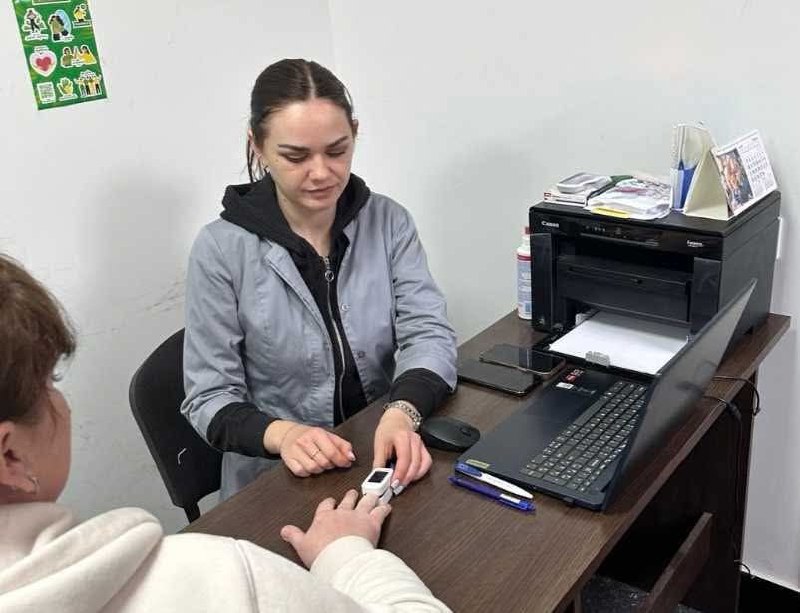 У хабі в Рівному тричі на тиждень консультує сімейний лікар
Він приймає на базі хабу Кремінської громади щопонеділка У хабі в Рівному тричі на тиждень консультує сімейний лікар
Він приймає на базі хабу Кремінської громади щопонеділка