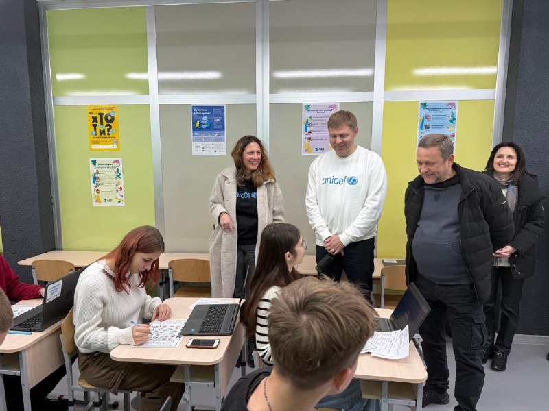 Херсонщину з офіційним візитом відвідала делегація ЮНІСЕФ в Україні на чолі з керівницею одеського офісу Одрі Лекомт Херсонщину з офіційним візитом відвідала делегація ЮНІСЕФ в Україні на чолі з керівницею одеського офісу Одрі Лекомт