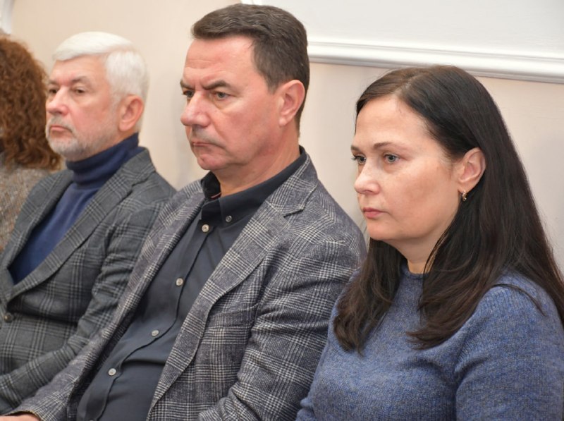 Сьогодні - діалог з депутатами обласної ради на майданчику обласної військової адміністрації Сьогодні - діалог з депутатами обласної ради на майданчику обласної військової адміністрації
