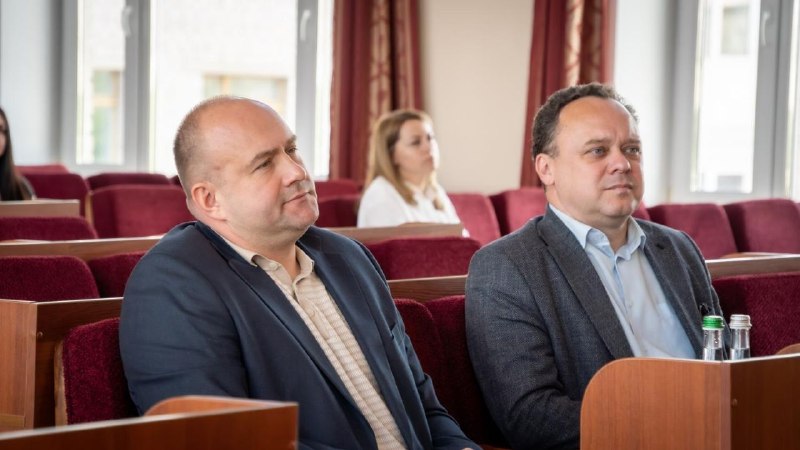 На Житомирщині стартував другий етап експрес-навчання для громад під патронатом Офісу місцевих та регіональних влад при Президентові України На Житомирщині стартував другий етап експрес-навчання для громад під патронатом Офісу місцевих та регіональних влад при Президентові України