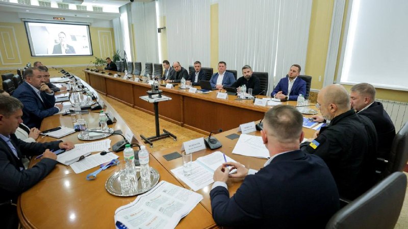 Провів нараду із Правлінням та членами Наглядової ради НЕК «Укренерго». Провів нараду із Правлінням та членами Наглядової ради НЕК «Укренерго».