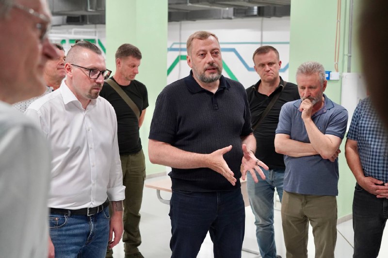 Разом із міністром у справах громад, територій та ВПО Віталієм Безгіним працювали в прикордонній Корюківській громаді. Разом із міністром у справах громад, територій та ВПО Віталієм Безгіним працювали в прикордонній Корюківській громаді.