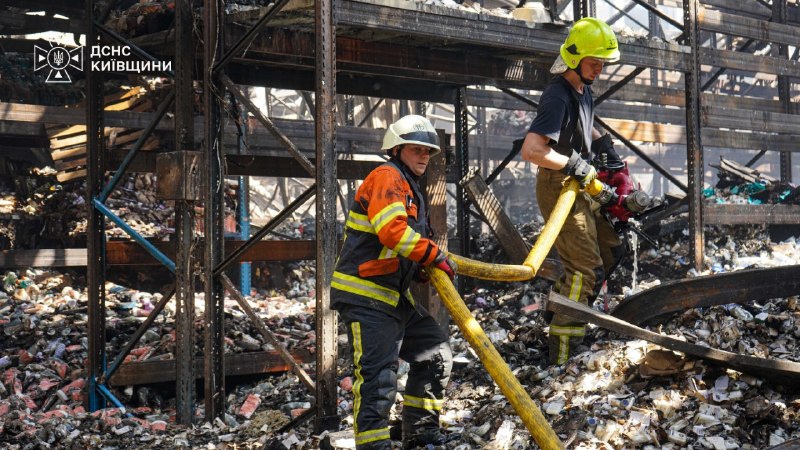 ‼️На Київщині рятувальники другу добу поспіль працюють у надважких умовах, долаючи наслідки російської атаки ‼️На Київщині рятувальники другу добу поспіль працюють у надважких умовах, долаючи наслідки російської атаки