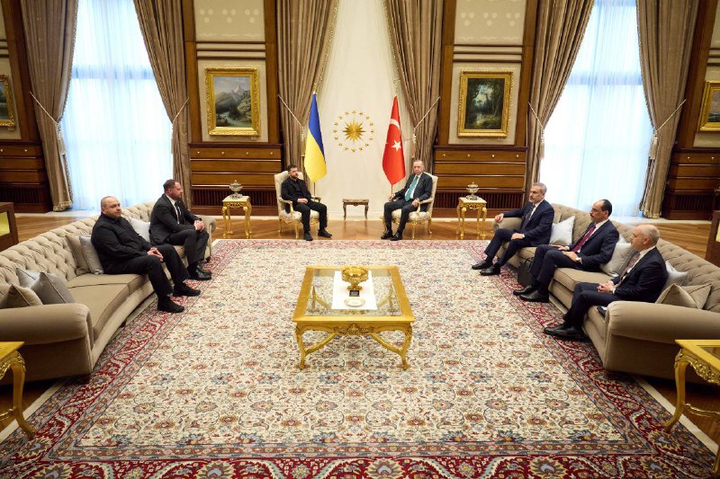 Сьогодні Президент України працював у Туреччині. Продуктивна зустріч із Президентом Ердоганом Сьогодні Президент України працював у Туреччині. Продуктивна зустріч із Президентом Ердоганом