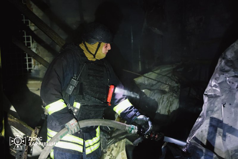 Харківщина: внаслідок нічної масованої атаки російських БпЛА виникли масштабні пожежі
У ніч на 7 листопада ворог атакував Чугуїв ударними БпЛА Харківщина: внаслідок нічної масованої атаки російських БпЛА виникли масштабні пожежі
У ніч на 7 листопада ворог атакував Чугуїв ударними БпЛА