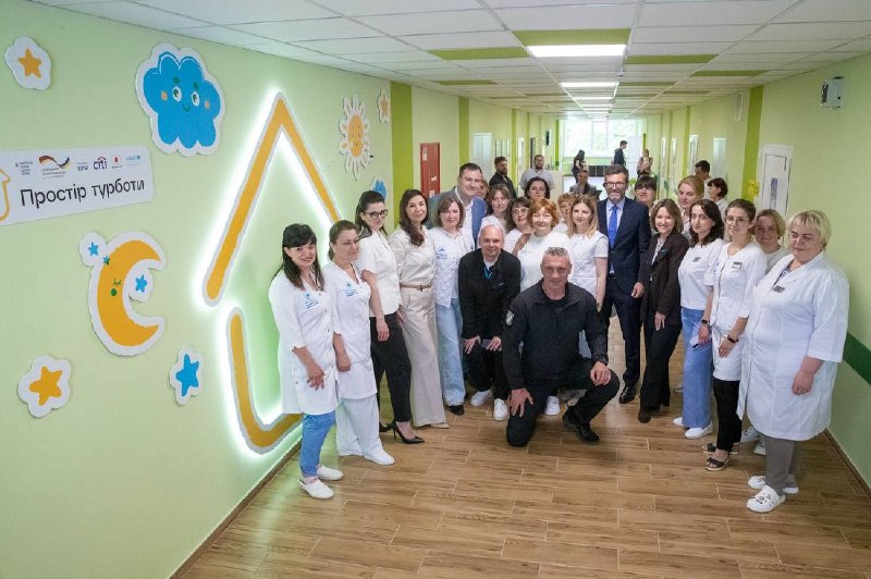 Сьогодні в одному з Центрів первинної медико-санітарної допомоги відкрили оновлену амбулаторію — «Простір турботи» Сьогодні в одному з Центрів первинної медико-санітарної допомоги відкрили оновлену амбулаторію — «Простір турботи»