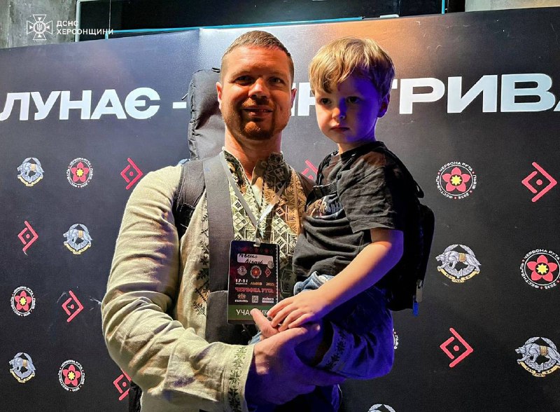 Попри чергування, гасіння пожеж та порятунок людей у складних умовах війни, херсонський рятувальник Віктор Ревенко знаходить сили для творчості Попри чергування, гасіння пожеж та порятунок людей у складних умовах війни, херсонський рятувальник Віктор Ревенко знаходить сили для творчості