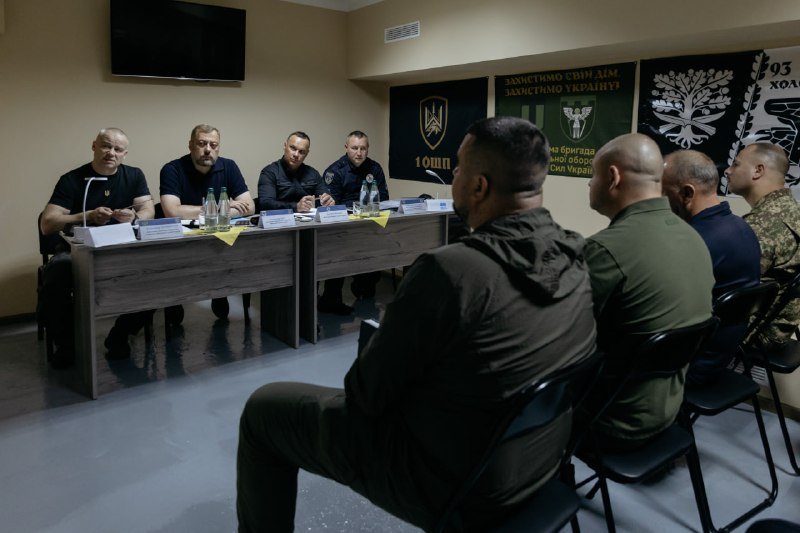 Робоче відрядження до Чернігівської області
Розпочав з прикордонних громад - тих, які росіяни атакують не лише дронами Робоче відрядження до Чернігівської області
Розпочав з прикордонних громад - тих, які росіяни атакують не лише дронами