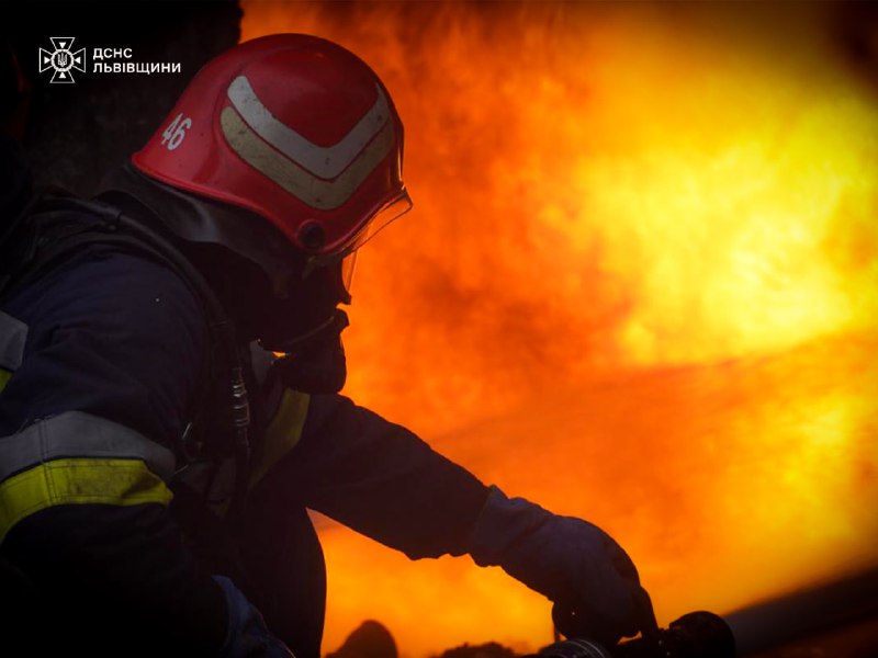Рятувальники #Львівщини ліквідували наслідки ворожого обстрілу
Нагадаємо: внаслідок ворожого обстрілу... Рятувальники #Львівщини ліквідували наслідки ворожого обстрілу
Нагадаємо: внаслідок ворожого обстрілу...